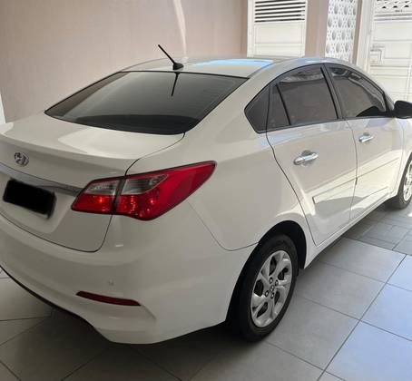 HYUNDAI HB20S 1.0 COMFORT PLUS 12V FLEX 4P MANUAL